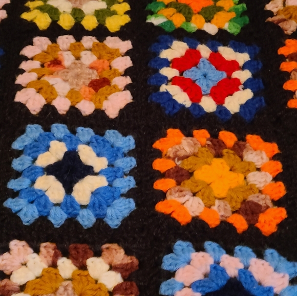 Handmade Granny Squares Blanket Crochet Blanket Vintage. K - Picture 4 of 10